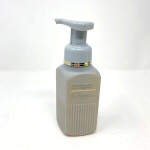 Bath & Body Works Pomegranate & Blackberry Gentle Foaming Hand Soap 8.75 Ounce